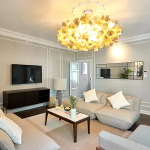 220sqm Designer - Center - Private Balcony Appartement
