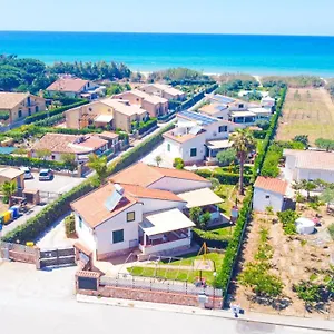 Casa vacanze Vacanze Mare Nostrum - In Front Of The With Pool